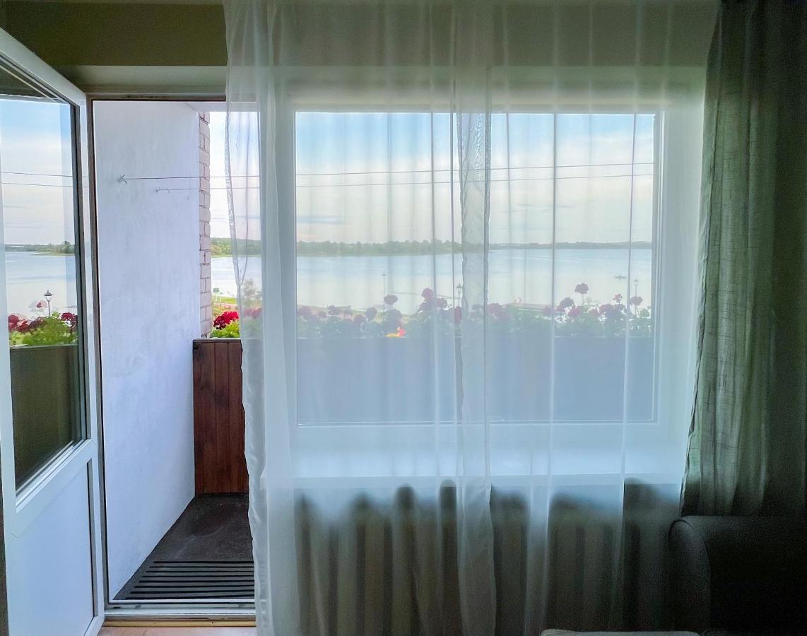 Lakeview Retreat In *